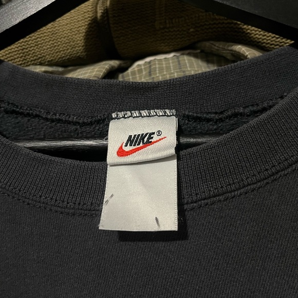 90s vintage Nike Men's Black distressed Crewneck Sweater - Picture 7 of 8